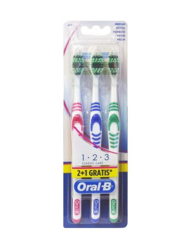 ORAL-B SPAZZOLINO CLASSIC CARE PZ.3 MEDIUM